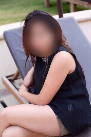 এসকর্টস কুড়িগ্রাম: আমার স্বাদ আমি বিশুদ্ধ আগুন, শৃঙ্গাকার সুন্দর মুখের সাথে বিছানায় প্রস্তুত