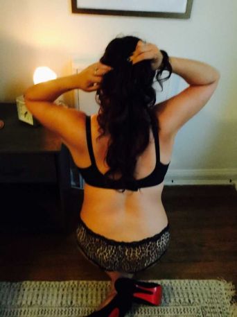 ইরোটিক ম্যাসেজ নারায়ণগঞ্জ: আমার সাথে দেখা কর আমি সবচেয়ে ধনী, গরম দৃঢ় স্তন সঙ্গে তোমাদের সেবা করতে